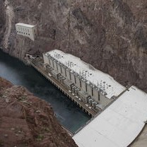 三峡电站，绿色能源的里程碑，1.8万亿千瓦时的辉煌成就