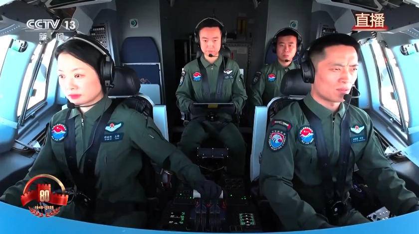 阅兵最帅女机长，她，让天空更精彩