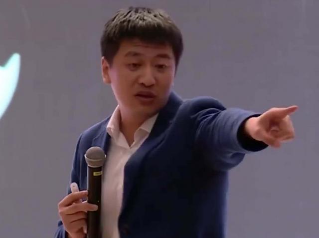 张雪峰事件，自媒体时代的监管与自由
