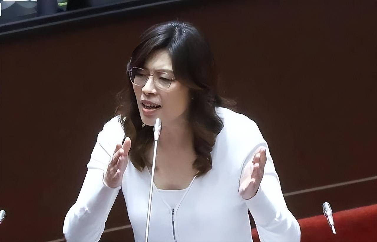 国民党主席选举，郑丽文网络声量领先，未来之路如何走？