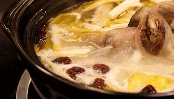 娱乐圈吃货美食文：揭秘明星真实生活与美食治愈情感的双重魅力