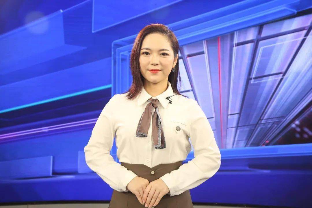美食娱乐天地主持人：如何成为镜头前的美食向导，轻松掌握主持技巧与职业发展